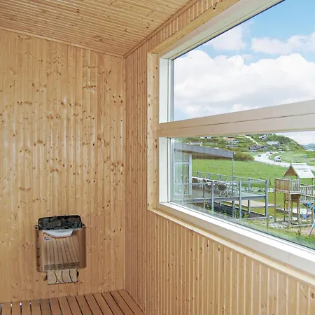 Pet Friendly In With Kitchen Holiday home