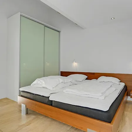 Pet Friendly In With Kitchen Holiday home *